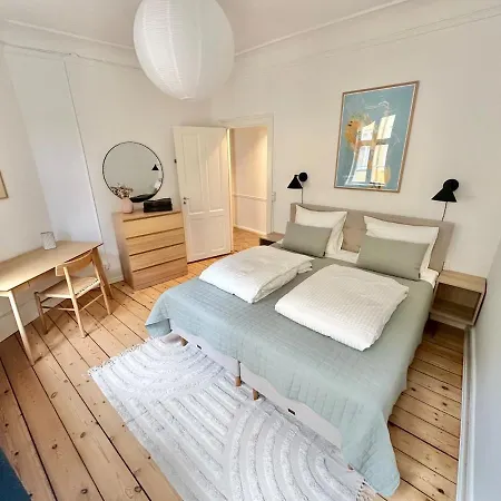 Deluxe 4 Bedrooms 180 M2 Canal View Prime Location 哥本哈根