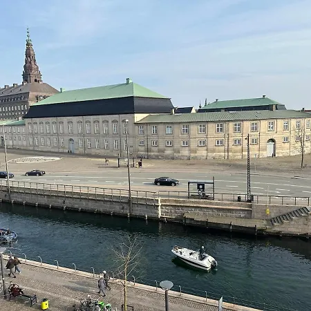 Deluxe 4 Bedrooms 180 M2 Canal View Prime Location *