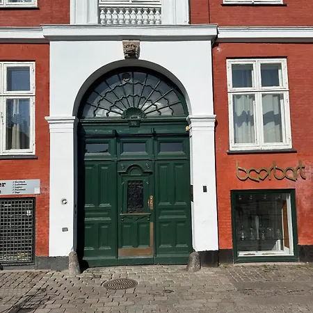 Deluxe 4 Bedrooms 180 M2 Canal View Prime Location * Copenhagen