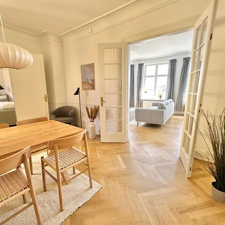 公寓 Deluxe 4 Bedrooms 180 M2 Canal View Prime Location 哥本哈根