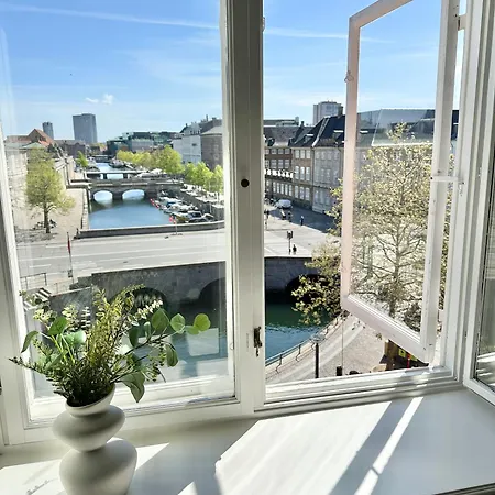 Apartment Deluxe 4 Bedrooms 180 M2 Canal View Prime Location *