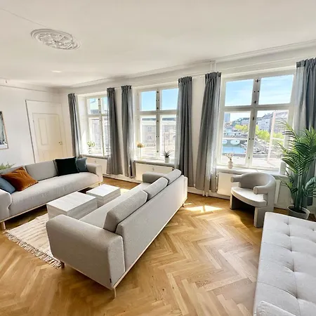 Deluxe 4 Bedrooms 180 M2 Canal View Prime Location Apartment Copenhagen