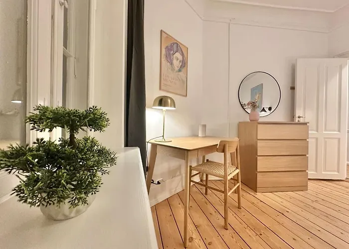 Deluxe 4 Bedrooms 180 M2 Canal View Prime Location