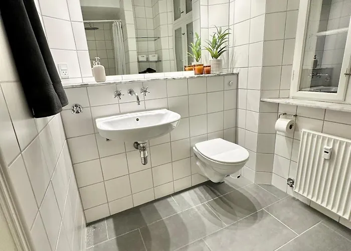 Deluxe 4 Bedrooms 180 M2 Canal View Prime Location Appartamento